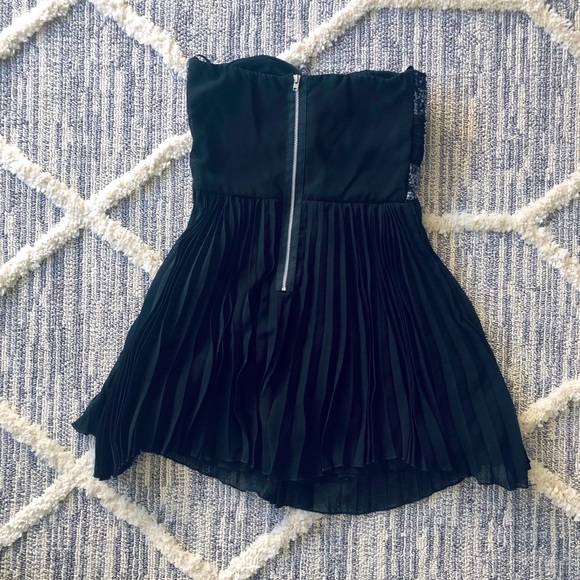 ASOS - Rare London empire waist pleated dress with sequins detail - Picture 2 of 3